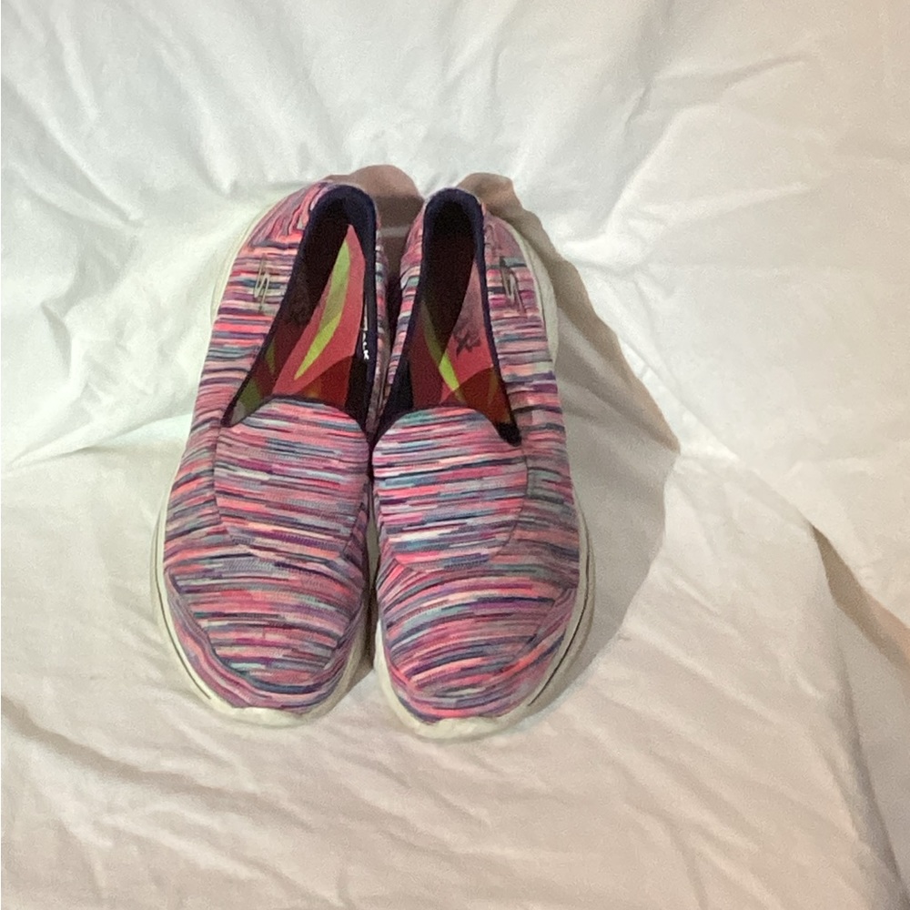 Woman tennis shoes